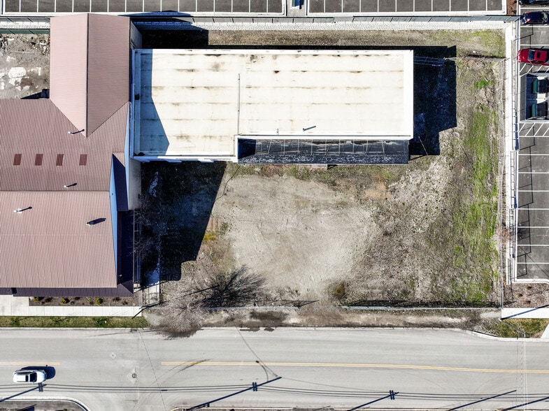 More Photos Of 647 Center st, Kalispell Light Distribution For Sale