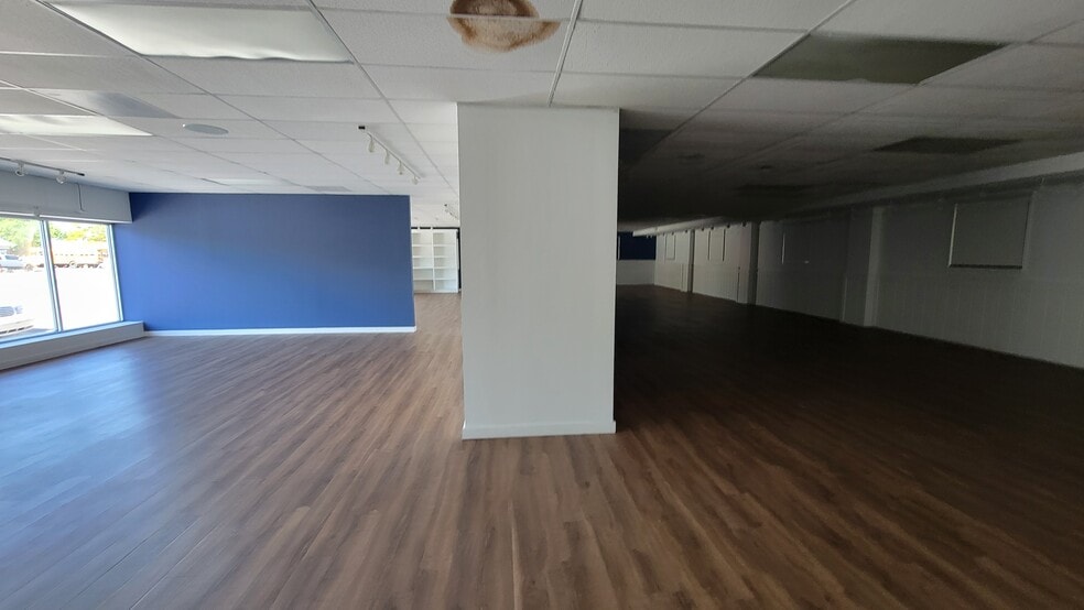 More Photos Of 6010-6020 Mayfield Rd, Mayfield Heights Freestanding For Lease