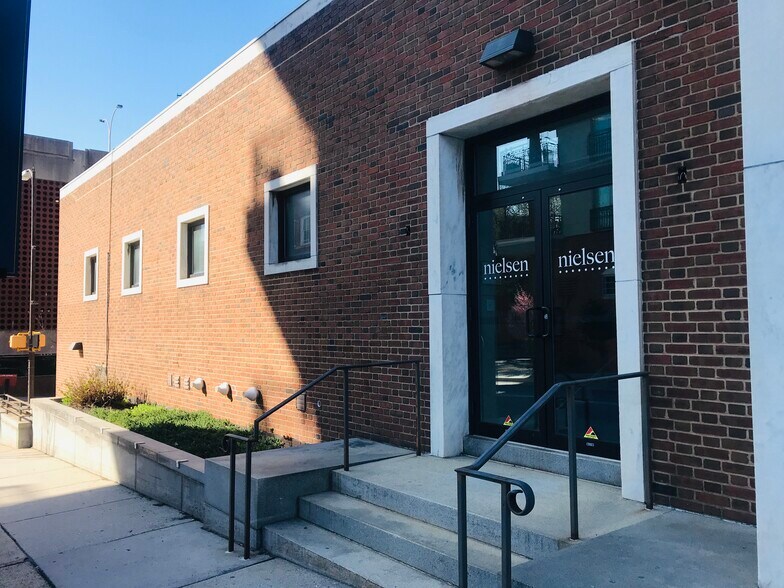 More Photos Of 200 N Duke St, Lancaster Office For Sale