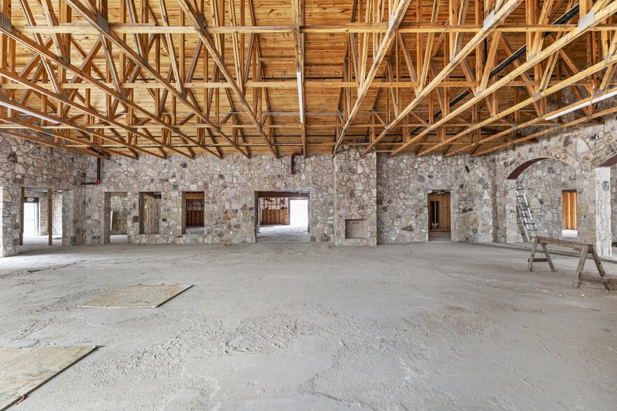 More Photos Of 24116 W Interstate 10, San Antonio General Retail For Sale