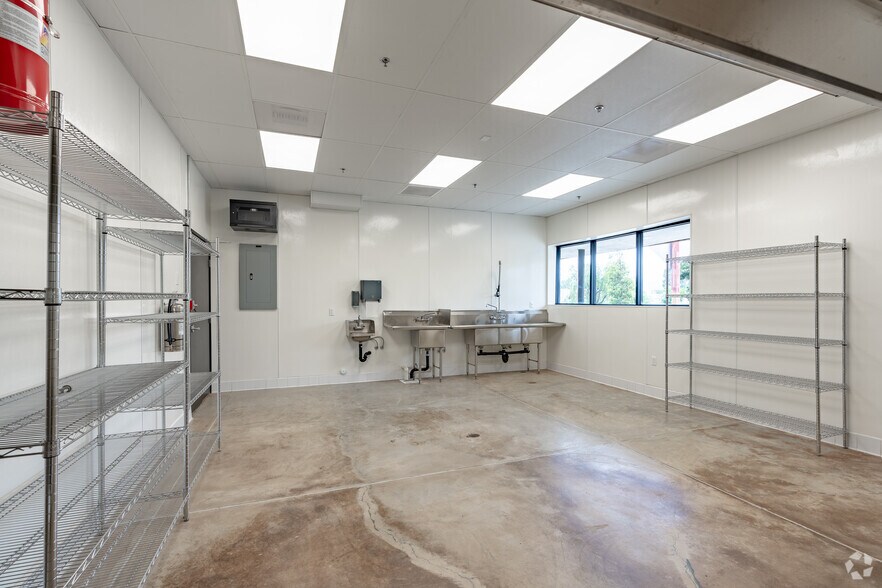 More Photos Of 6222 San Fernando Rd, Glendale Restaurant For Lease