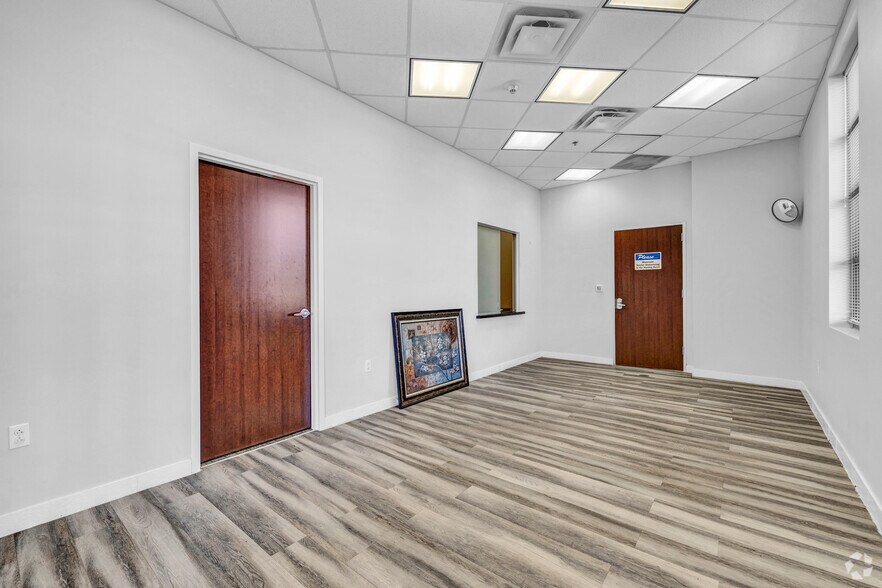 More Photos Of 200 Renaissance Way, Crockett Medical For Sale