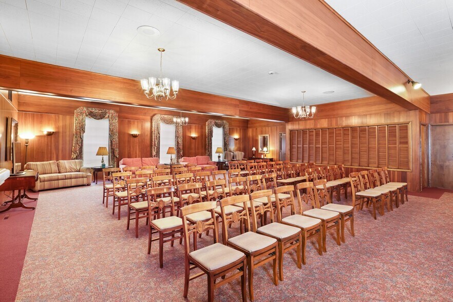 More Photos Of 520 2nd St, Excelsior Funeral Home For Sale