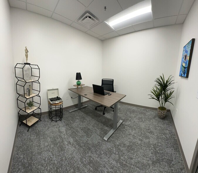 More Photos Of 214 Overlook Cir, Brentwood Office For Sale