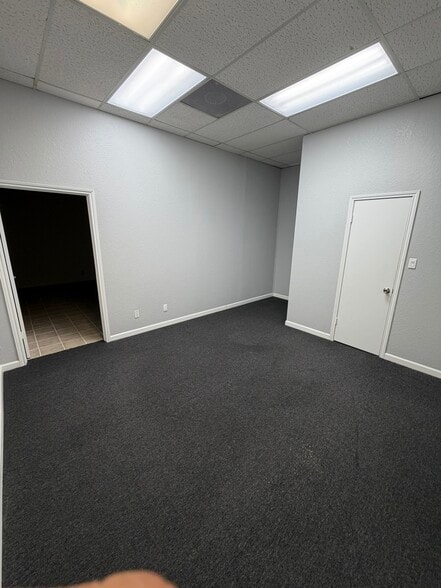 More Photos Of 6025 Heards Ln, Galveston Office For Lease