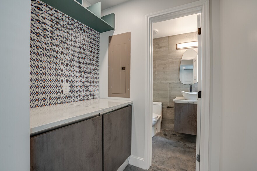 More Photos Of 811 Montana St, San Antonio Apartments For Sale