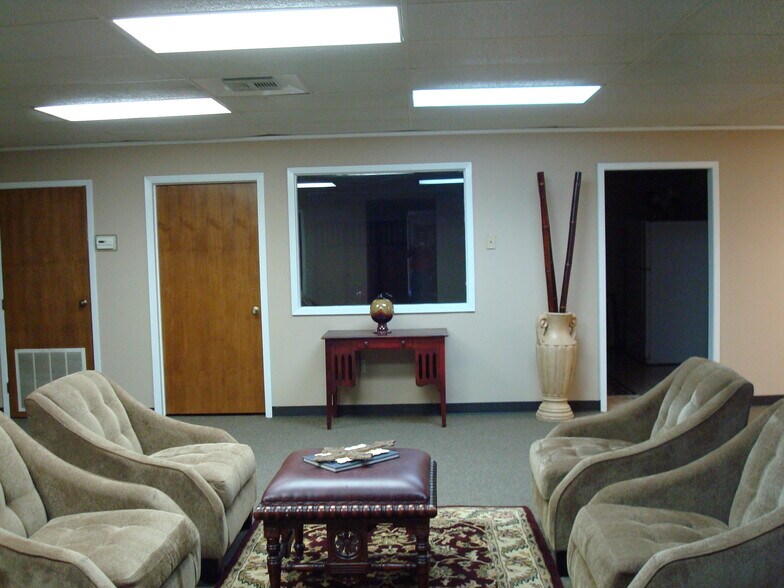 More Photos Of 313 S SH 146, Baytown Office For Lease