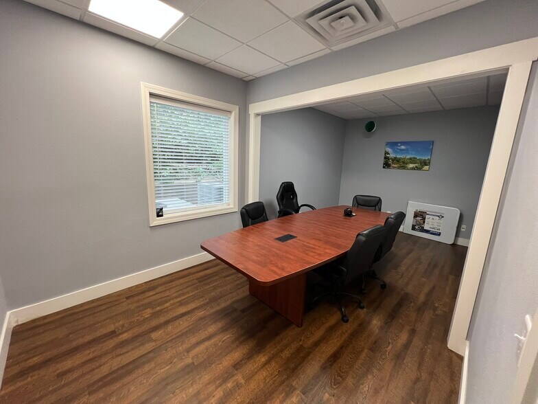 More Photos Of 117 Parkwood St, Lowell Office For Sale