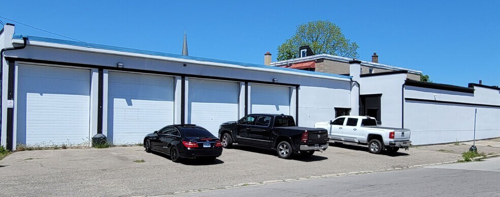 More Photos Of 4728 Valley Way, Niagara Falls Auto Repair For Sale