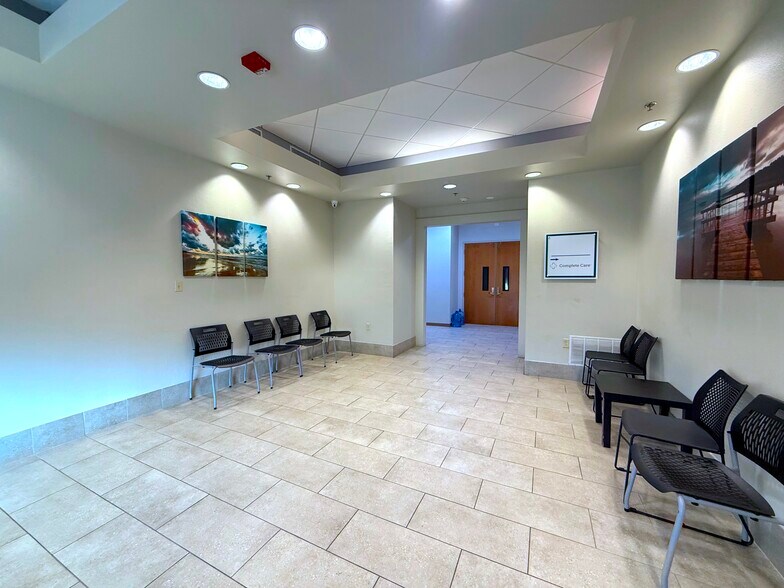 More Photos Of 1743 Park Center Dr, Orlando Medical For Sale