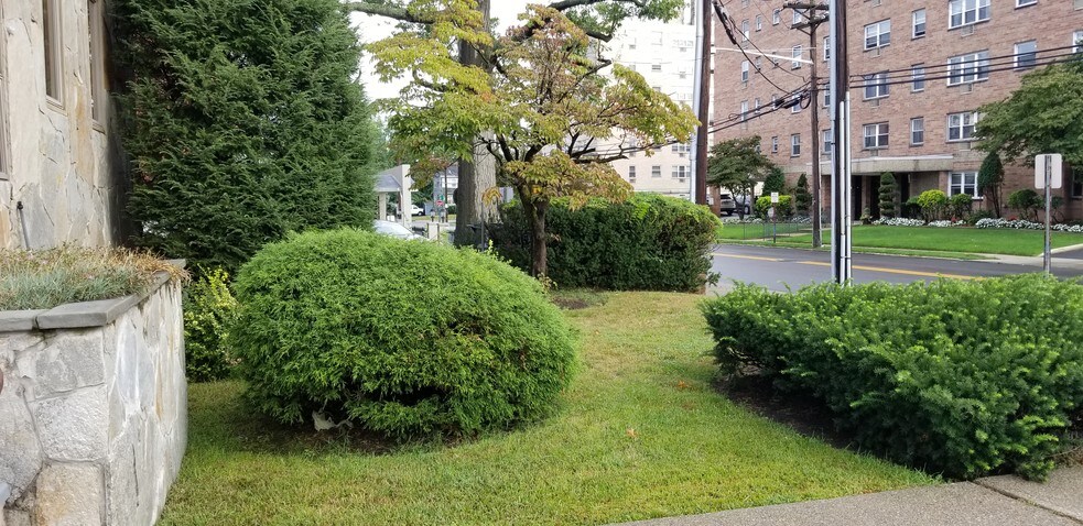 More Photos Of 16 Jefferson St, Hackensack Office Residential For Lease