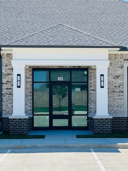 More Photos Of 2120 Prairie Dr, Prosper Office For Sale
