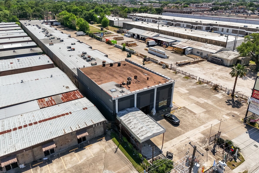 More Photos Of 9931 Harwin Dr, Houston Warehouse For Lease
