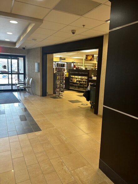 More Photos Of 10600 Quivira Rd, Overland Park Medical For Lease