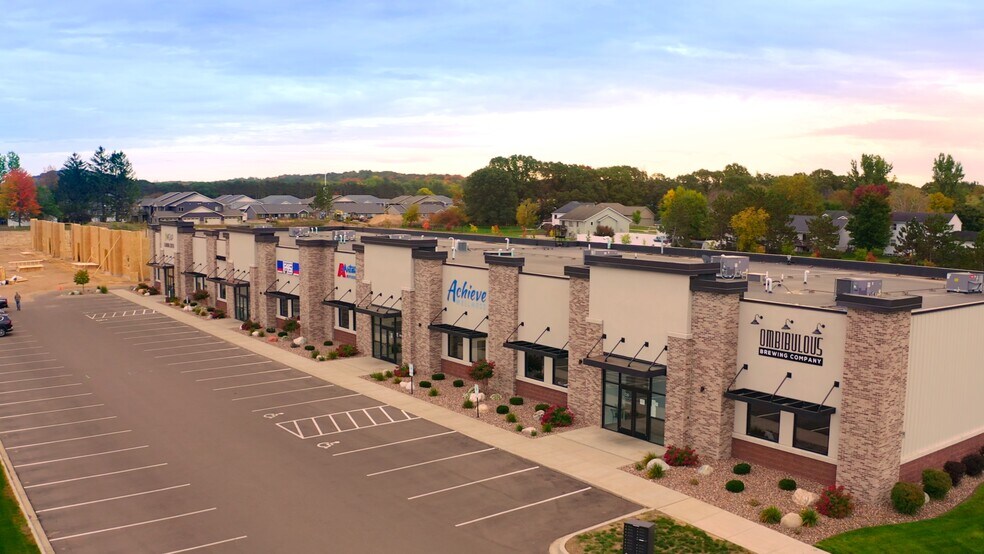 More Photos Of 1419 Winchester Way, Altoona Showroom For Lease