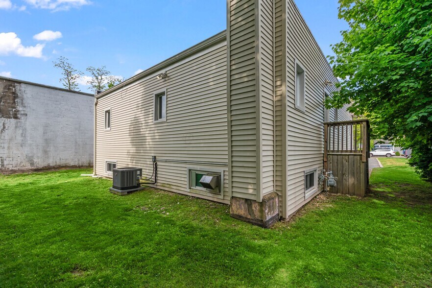 More Photos Of 312 Larkfield Rd, East Northport Office For Sale