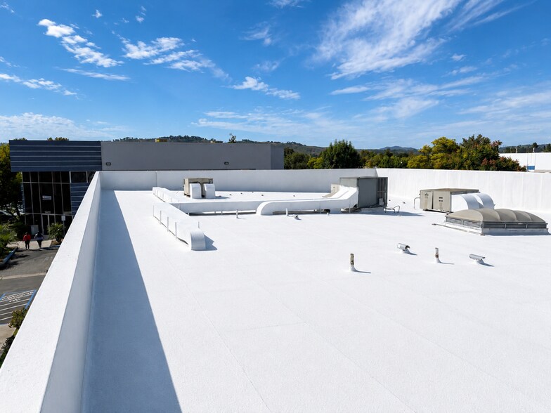 More Photos Of 5450 Tech Cr, Moorpark Manufacturing For Lease