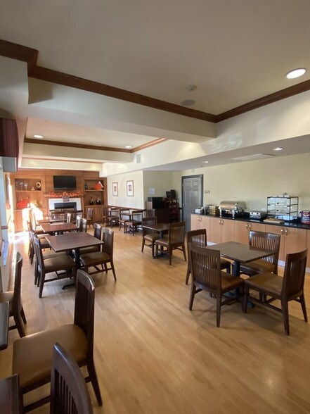 More Photos Of 4674 Ontario Mills Pkwy, Ontario Hotel For Sale