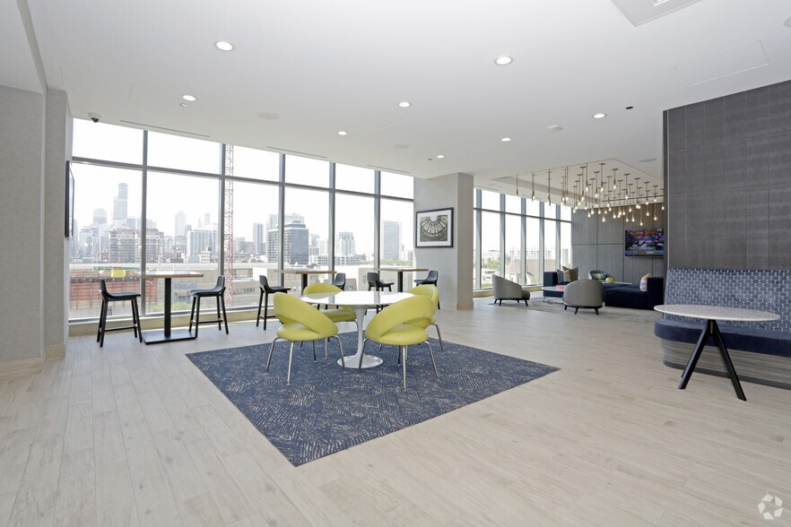 More Photos Of 1140 N Wells St, Chicago Apartments For Lease