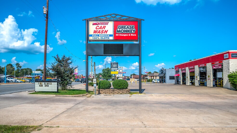 More Photos Of 309 S Timberland Dr, Lufkin Auto Repair For Sale