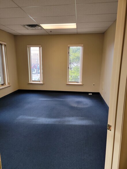 More Photos Of 18 W Passaic St, Rochelle Park Office For Sale