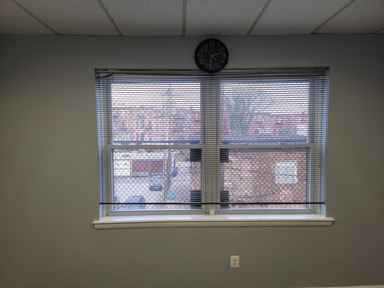More Photos Of 2115 N Charles St, Baltimore Office Residential For Lease