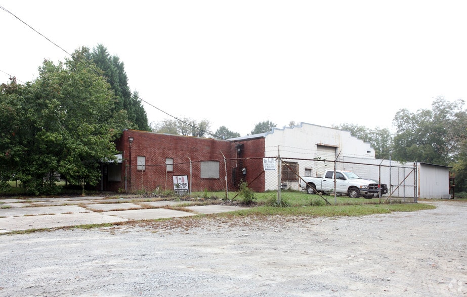 Primary Photo Of 7544 Conyers St, Lithonia Distribution For Sale