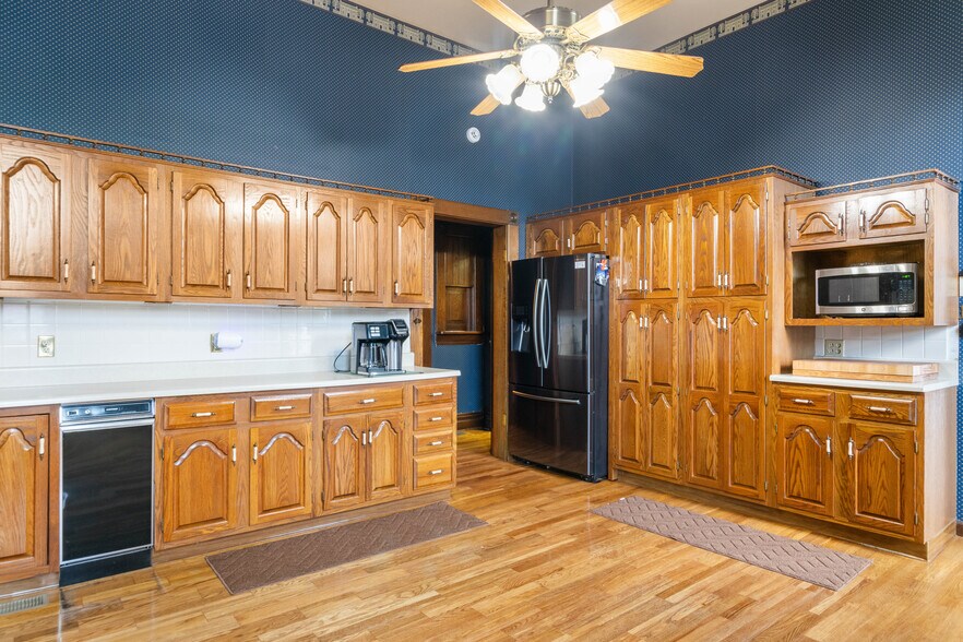 More Photos Of 639 Tower St, Tazewell Specialty For Sale