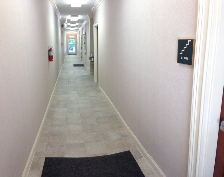 More Photos Of 5816 Creedmoor Rd, Raleigh Medical For Lease