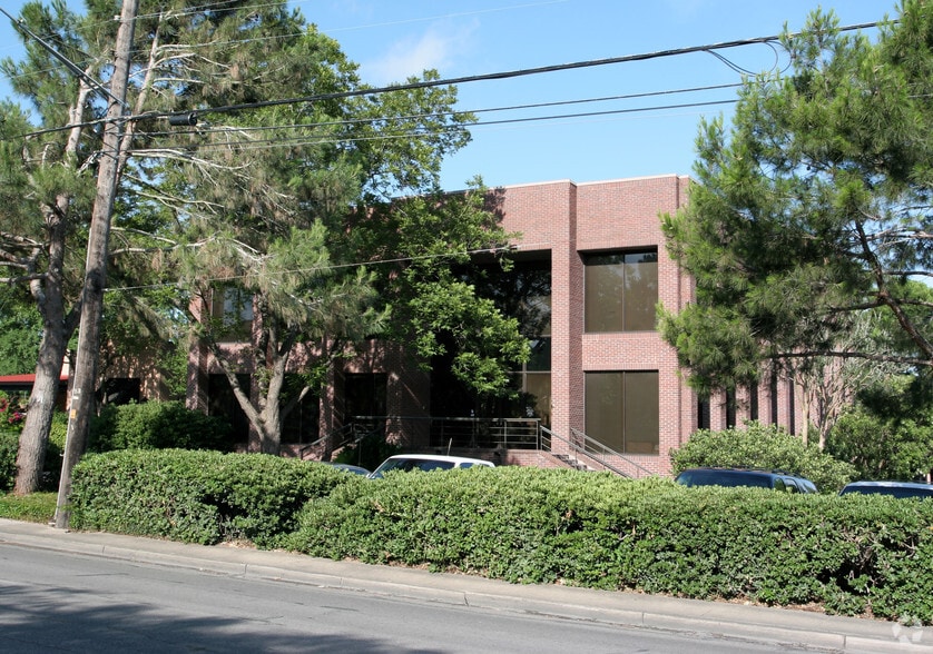 More Photos Of 7979 Broadway St, San Antonio Office For Lease