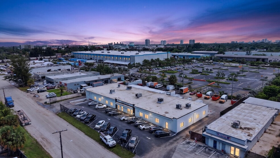 More Photos Of 945 W 15th St, Riviera Beach Warehouse For Sale