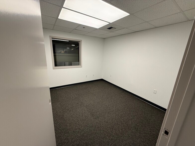 More Photos Of 2900 Sutherland Dr, Union Gap Manufacturing For Lease