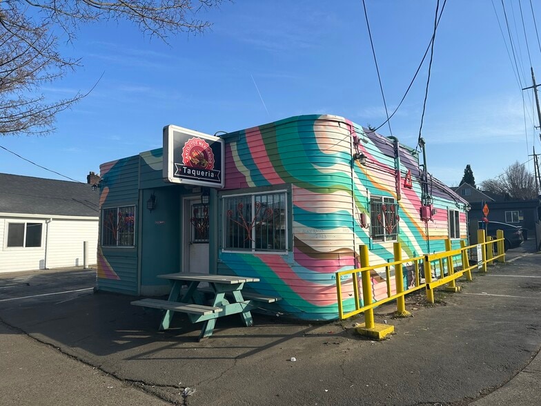 More Photos Of 11518 NE Sandy Blvd, Portland Apartments For Sale