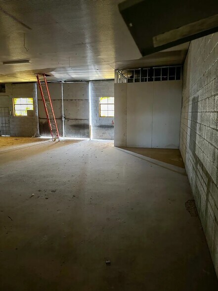 More Photos Of 403 W Central Ave, Coolidge General Retail For Lease