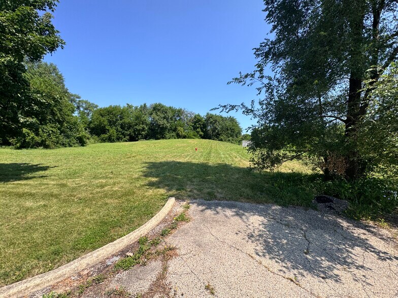 More Photos Of 1120 W Spring St, South Elgin Land For Sale