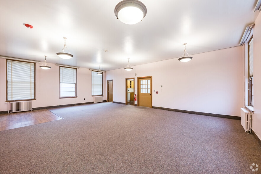 More Photos Of 399 Bishops Hwy, Kingston Schools For Sale