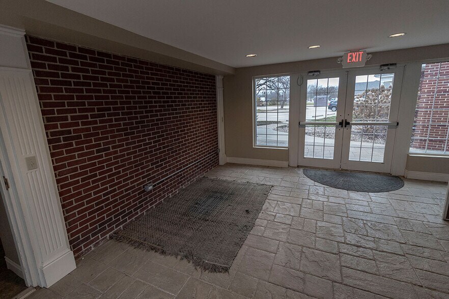 More Photos Of 1517 Chapel Hill Rd, Columbia Office For Lease