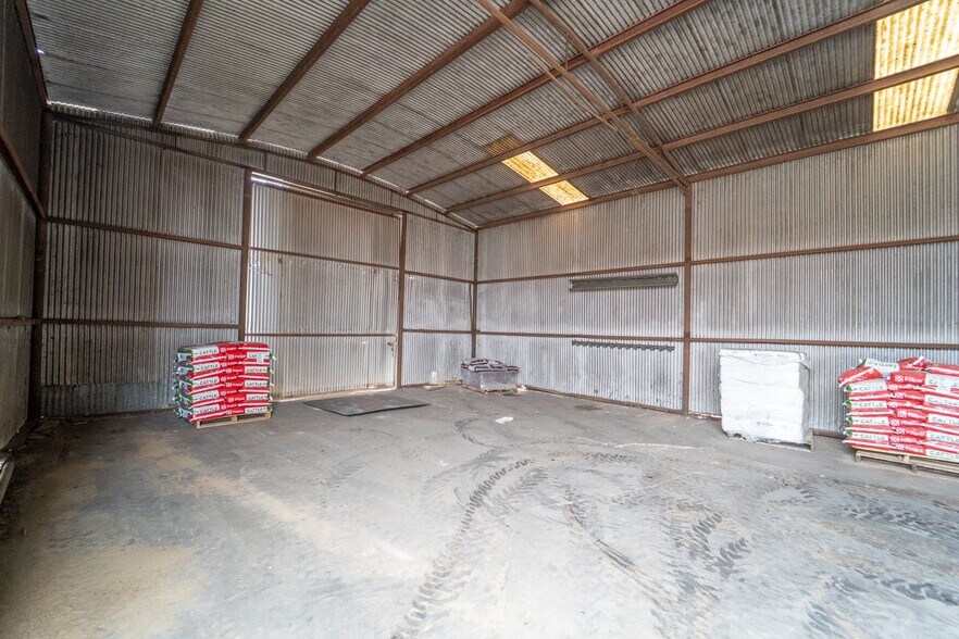 More Photos Of 610 E End St, Goliad General Retail For Sale