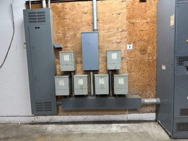 More Photos Of 5805 Murvihill Rd, Valparaiso Distribution For Sale