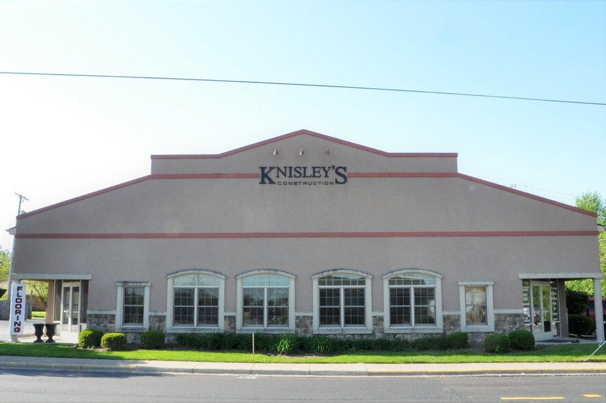 More Photos Of 869 W 2nd St, Xenia Showroom For Lease