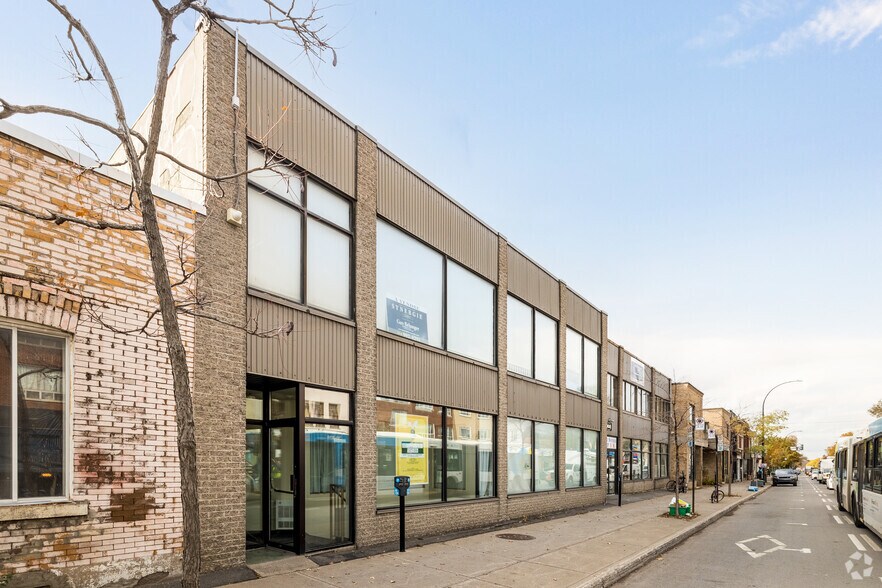Primary Photo Of 6630 Av Papineau, Montréal Office For Sale