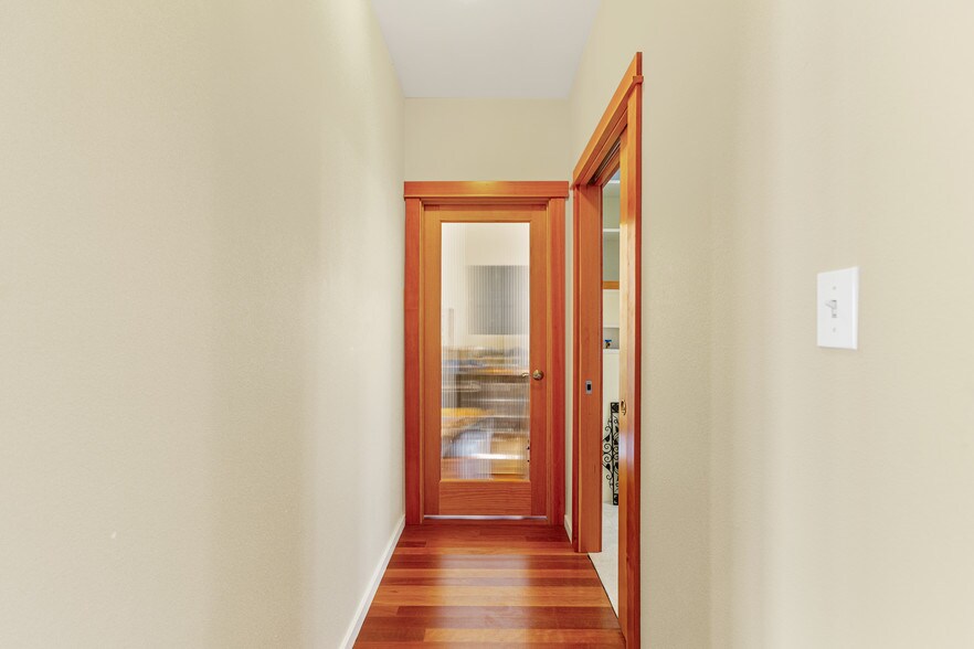 More Photos Of 829 2nd St, Mukilteo Office Residential For Sale