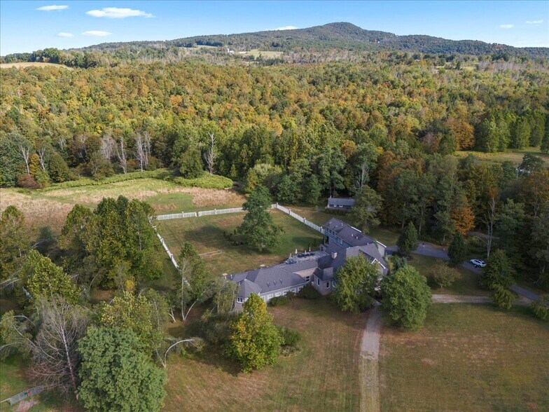 More Photos Of 3533 PA 2012, Union Dale Specialty For Sale