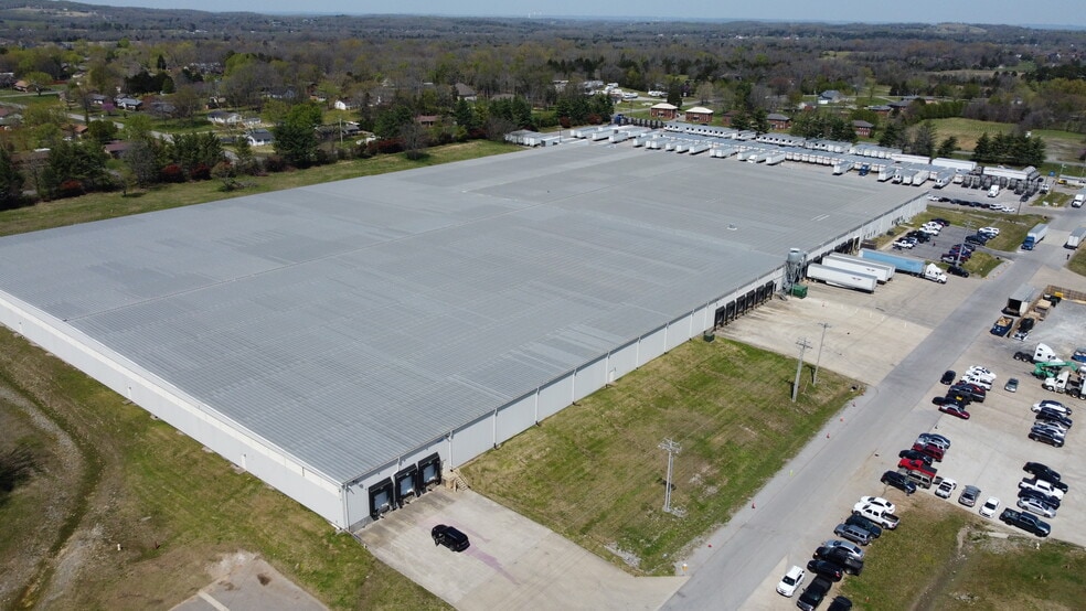 More Photos Of 1442 Toshiba Dr, Lebanon Distribution For Lease