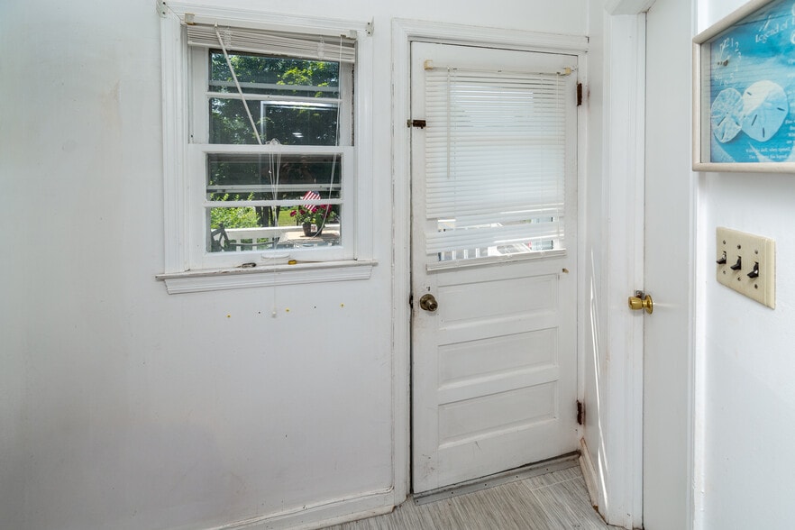 More Photos Of 38 John Ringo Rd, Ringoes Apartments For Sale