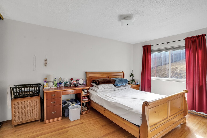 More Photos Of 5314 Bayview Ave, Richmond Apartments For Sale
