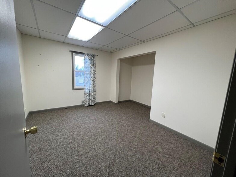 More Photos Of 2402 Grand Ave, Wausau Office For Lease