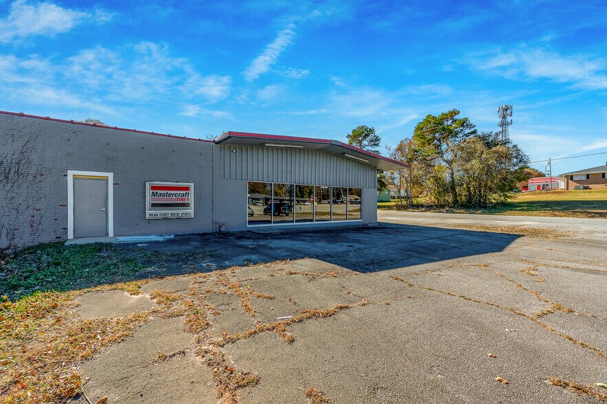 More Photos Of 14629 E Wade Hampton Blvd, Greer Freestanding For Sale