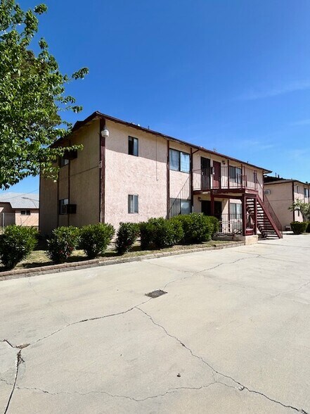 More Photos Of 15430 Meyer Rd, Mojave Apartments For Sale