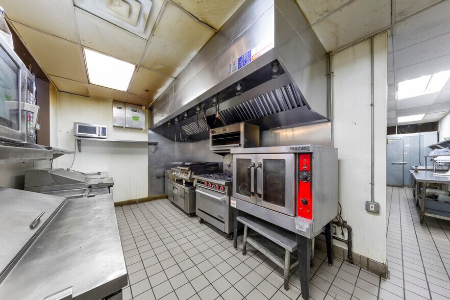 More Photos Of 517 2nd St, Hudson Storefront Retail Office For Sale